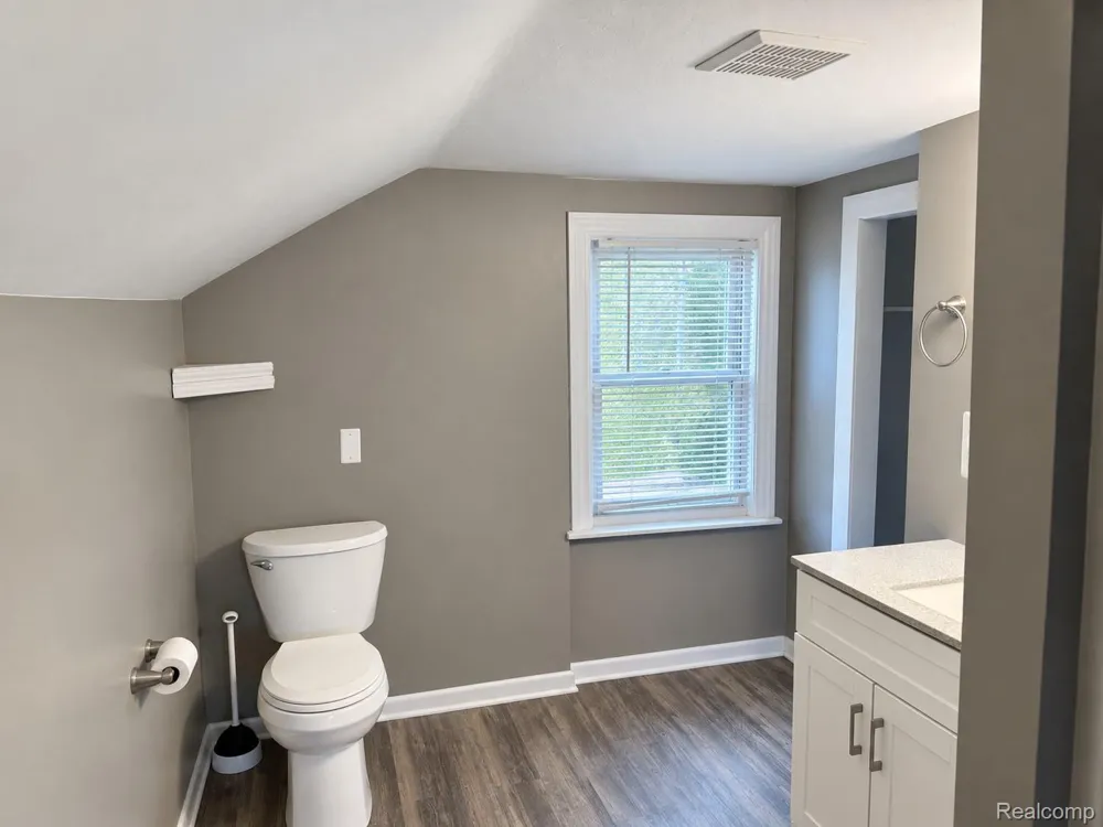 1522 S Campbell Road Royal Oak City, MI 48067