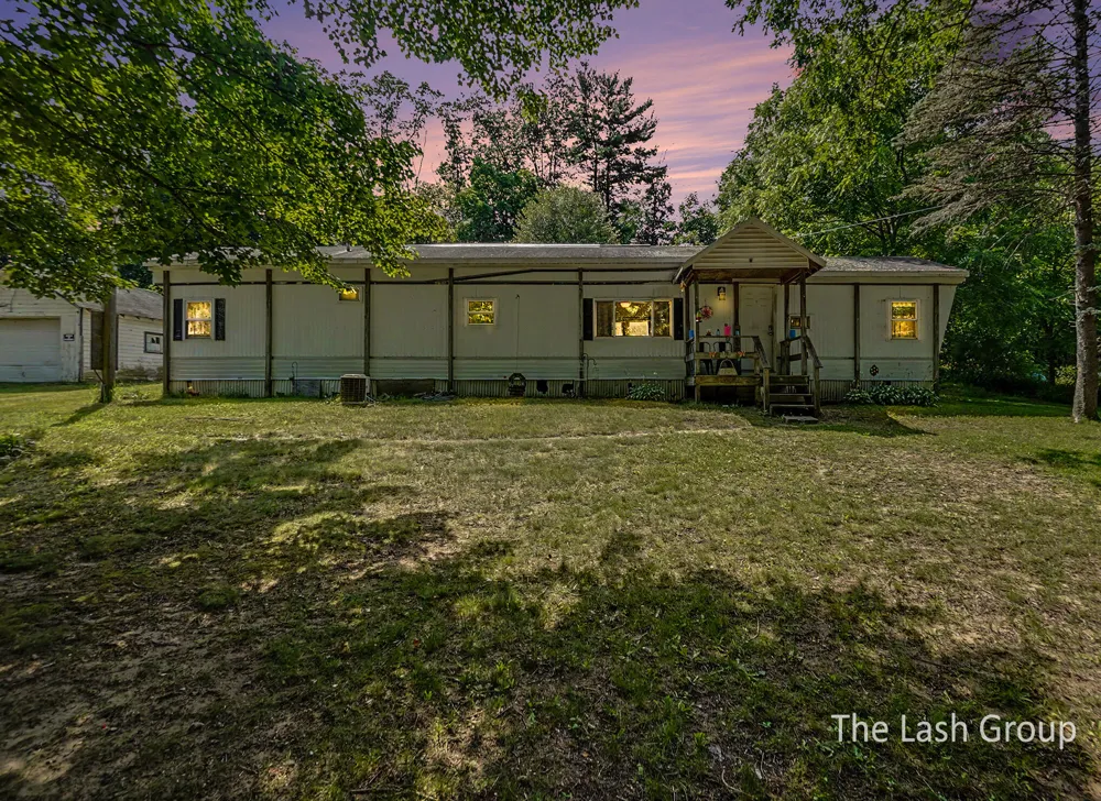 1665 S Forest Hills Drive Big Prairie Township, MI 49349