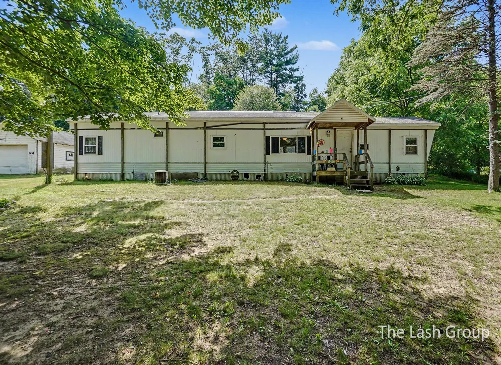 1665 S Forest Hills Drive Big Prairie Township, MI 49349