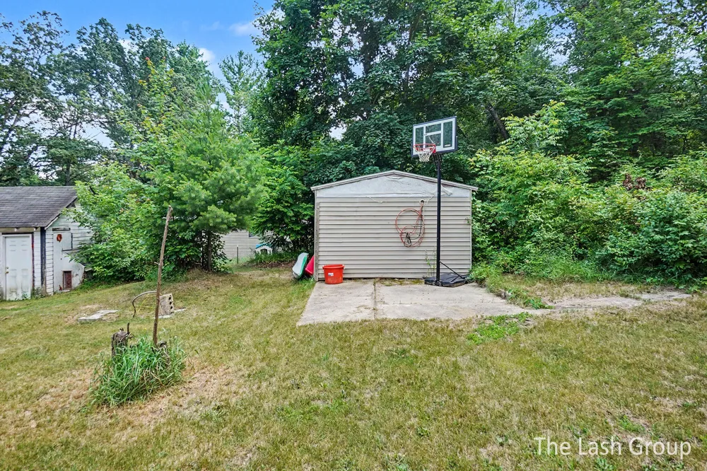 1665 S Forest Hills Drive Big Prairie Township, MI 49349