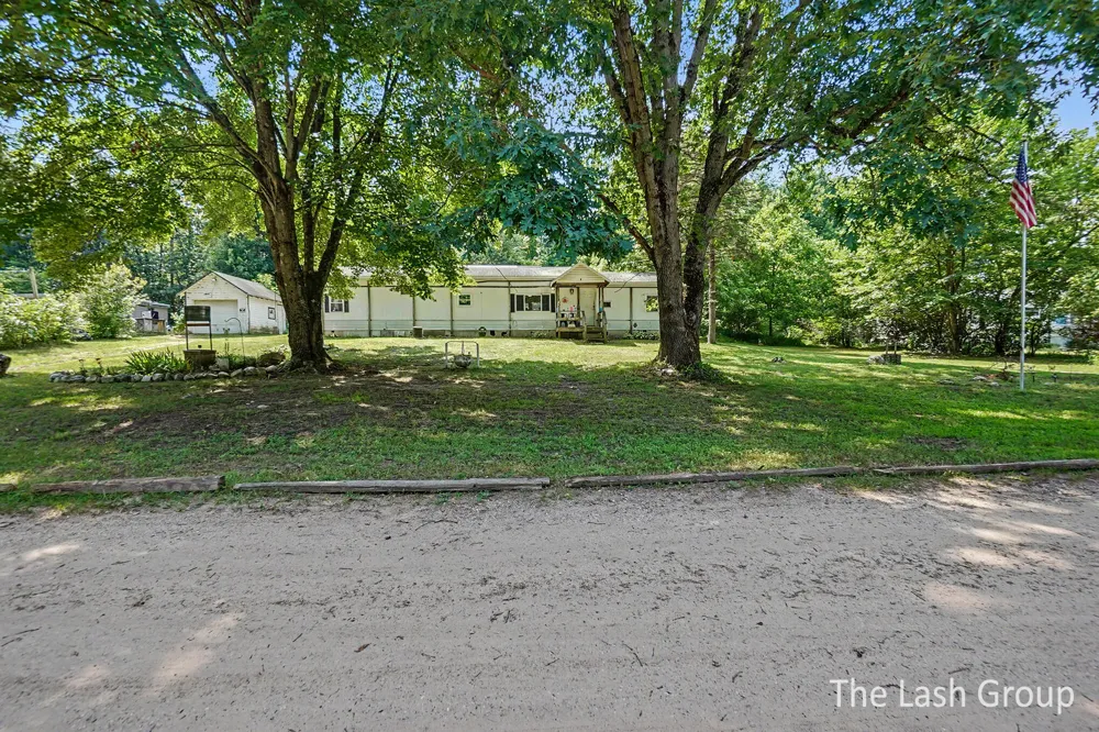 1665 S Forest Hills Drive Big Prairie Township, MI 49349