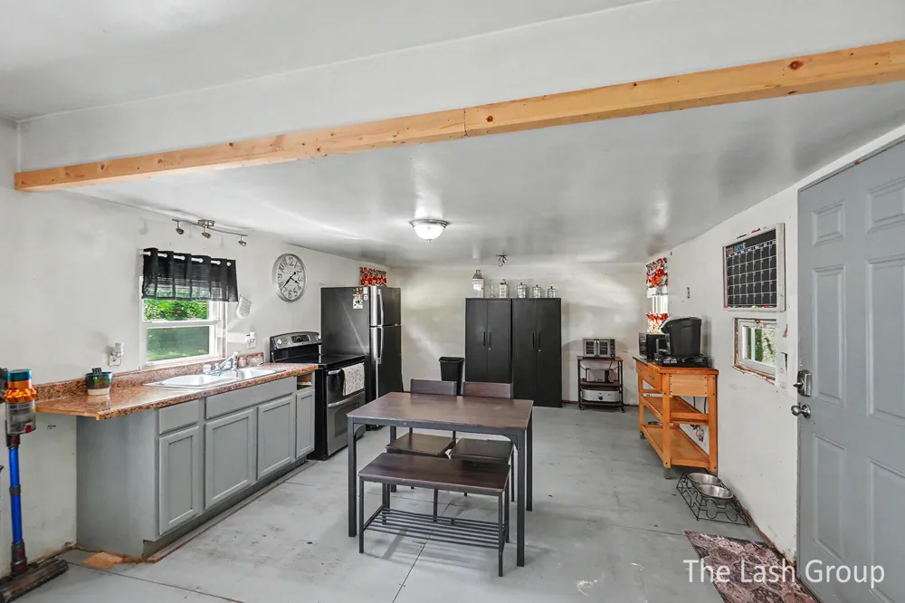 1665 S Forest Hills Drive Big Prairie Township, MI 49349