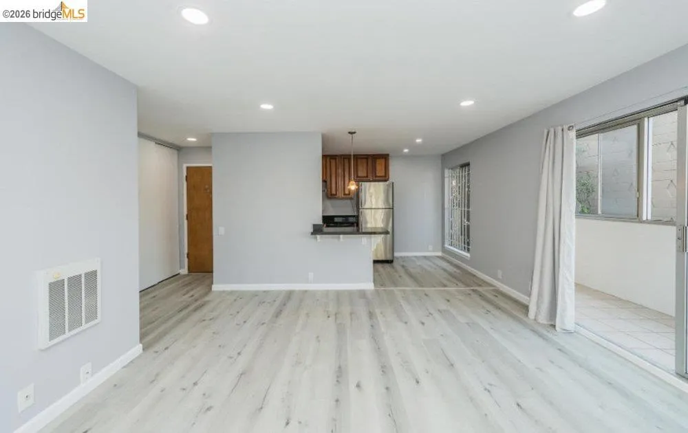 4099 Howe St #102 Oakland, CA 94611