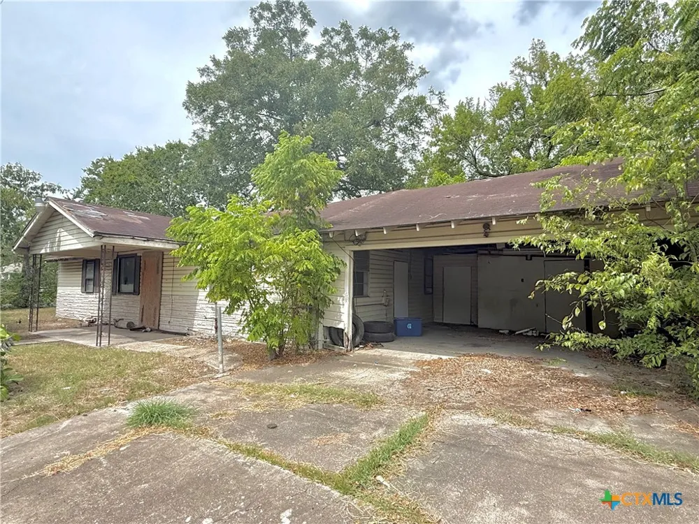 2501 Mumphord Street Victoria, TX 77901