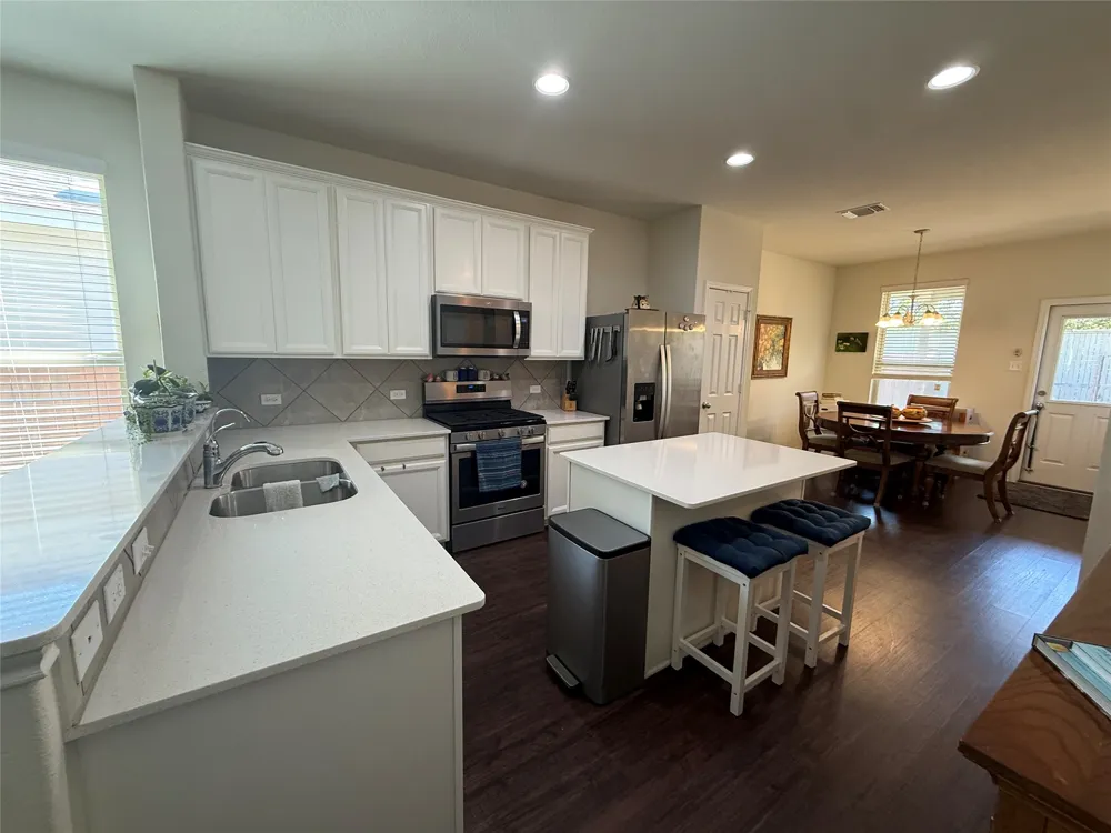 281 La Dera Drive Liberty Hill, TX 78642