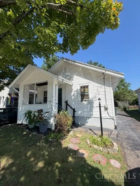 7008 Grace Avenue Columbia, OH 45227