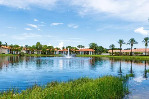 1524 Lake Crystal Drive #E