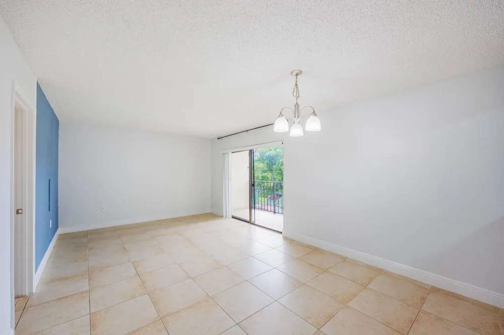 1524 Lake Crystal Drive #E Royal Palm Beach, FL 33411