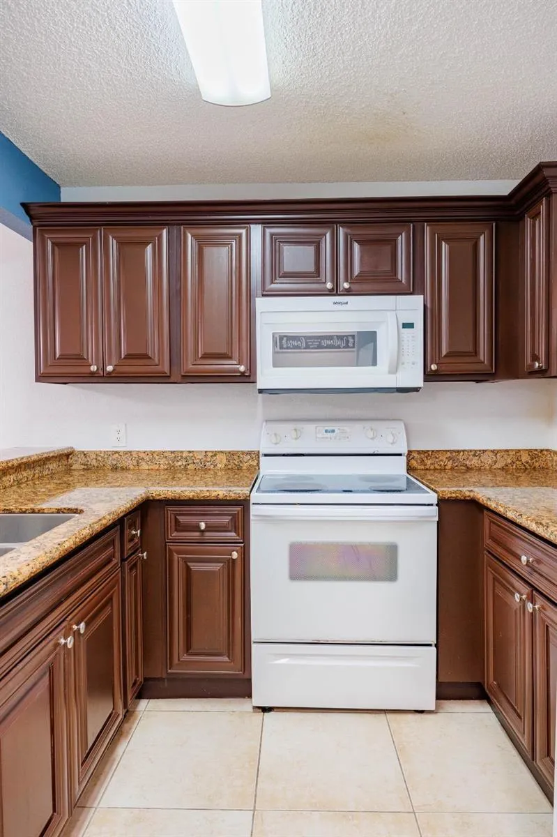 1524 Lake Crystal Drive #E Royal Palm Beach, FL 33411