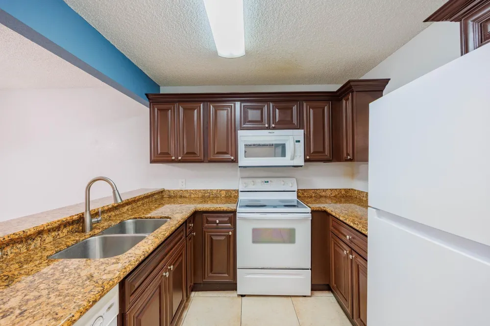 1524 Lake Crystal Drive #E Royal Palm Beach, FL 33411