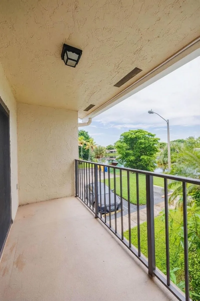 1524 Lake Crystal Drive #E Royal Palm Beach, FL 33411