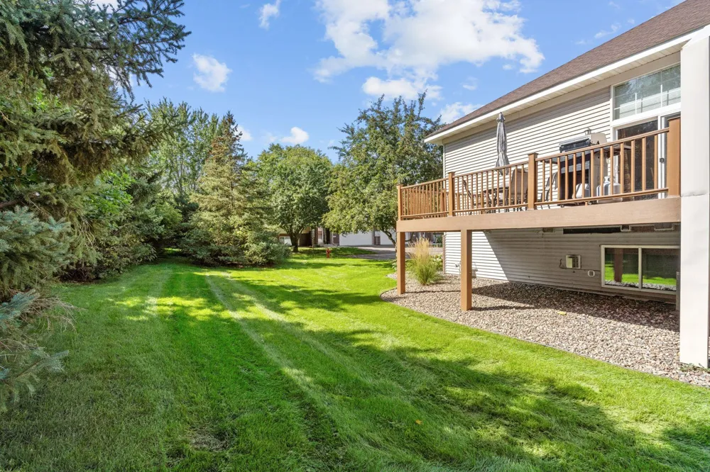 15642 Chasewood Court Rosemount, MN 55068
