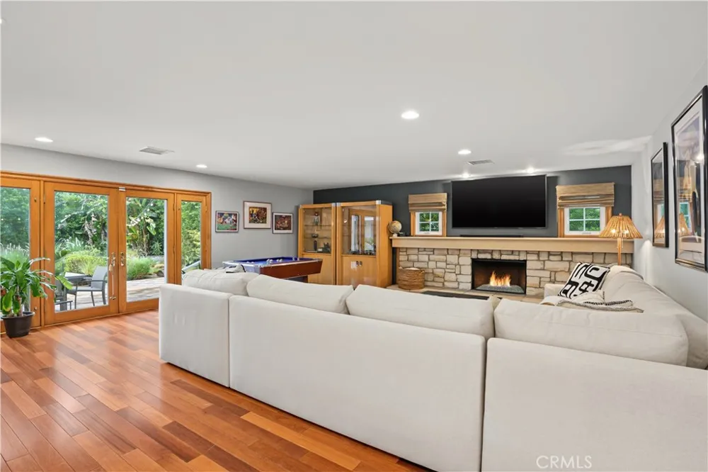 20761 Germain Street Chatsworth, CA 91311