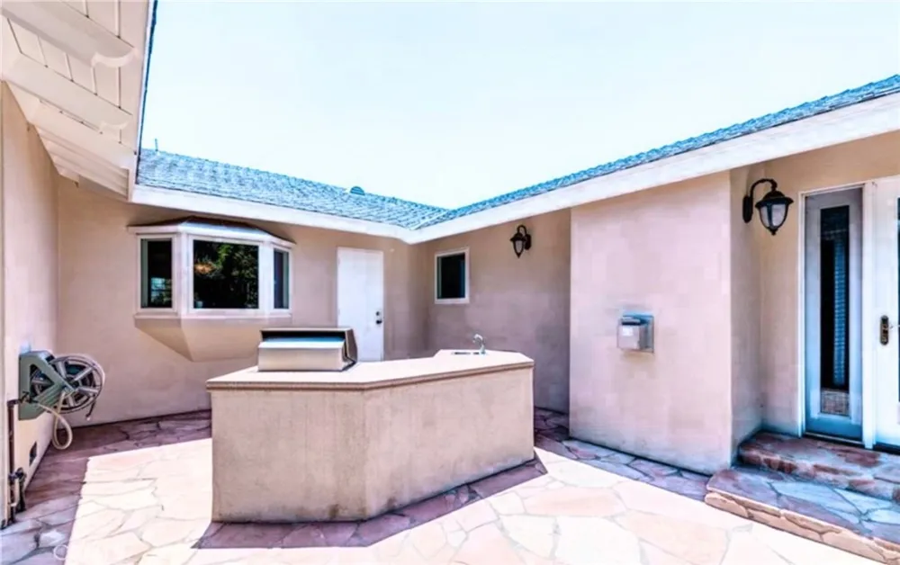20761 Germain Street Chatsworth, CA 91311