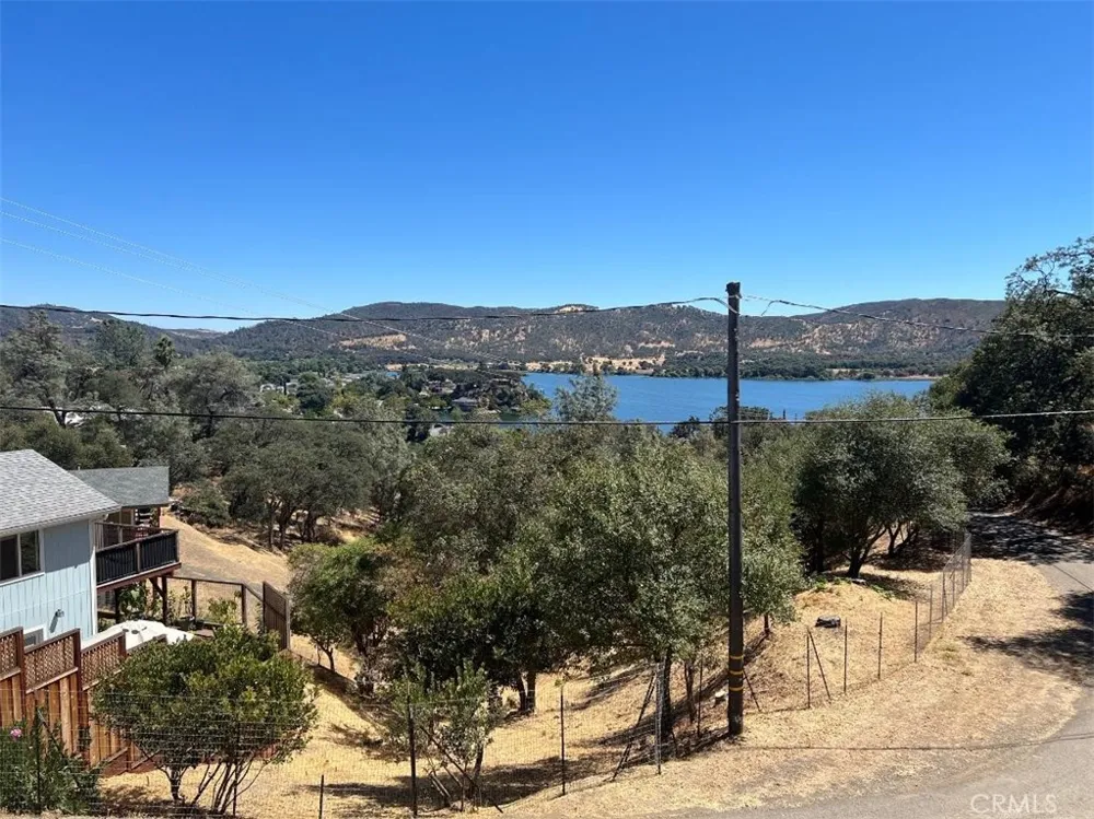 12332 Lakeview Drive Clearlake Oaks, CA 95423