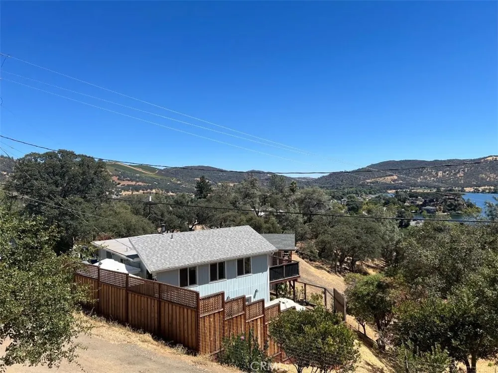 12332 Lakeview Drive Clearlake Oaks, CA 95423