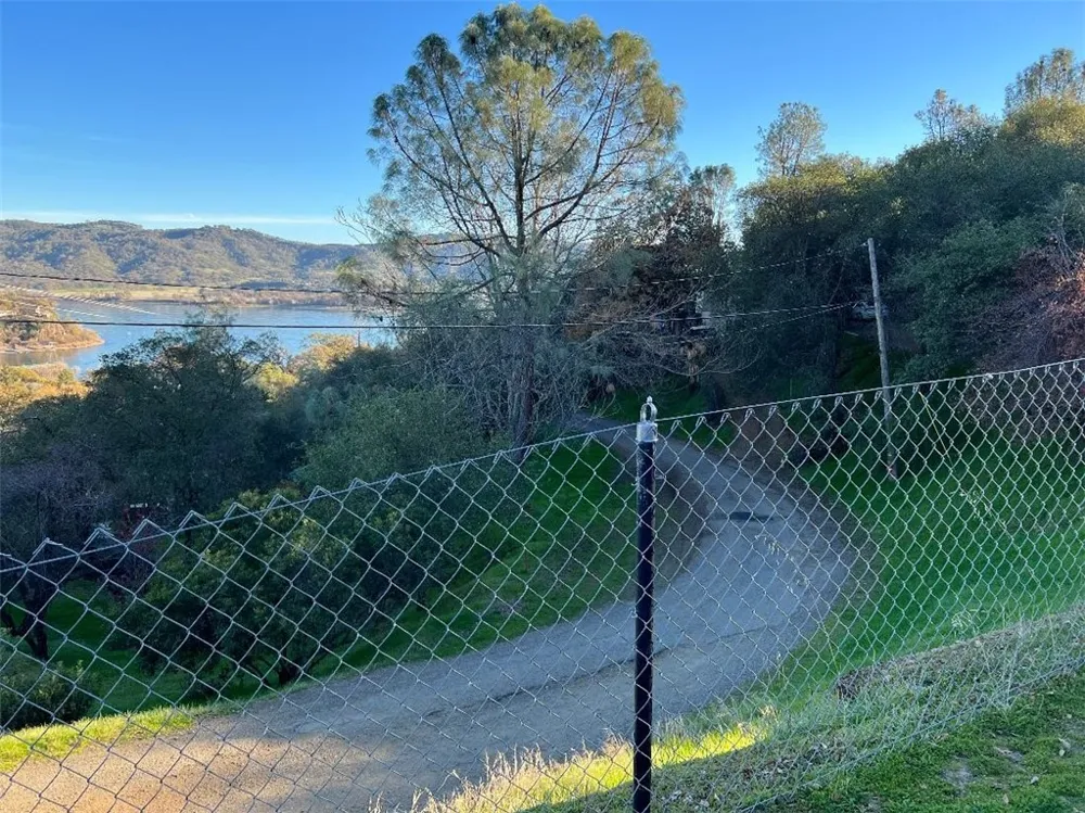 12332 Lakeview Drive Clearlake Oaks, CA 95423