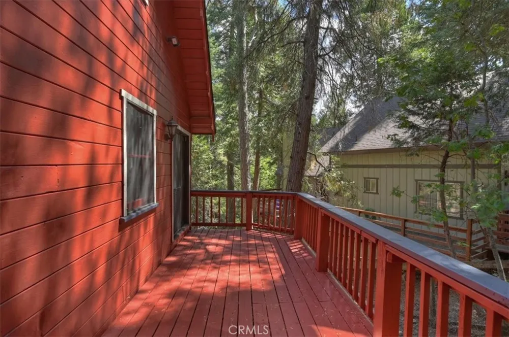 1069 Nesthorn Drive Crestline, CA 92325