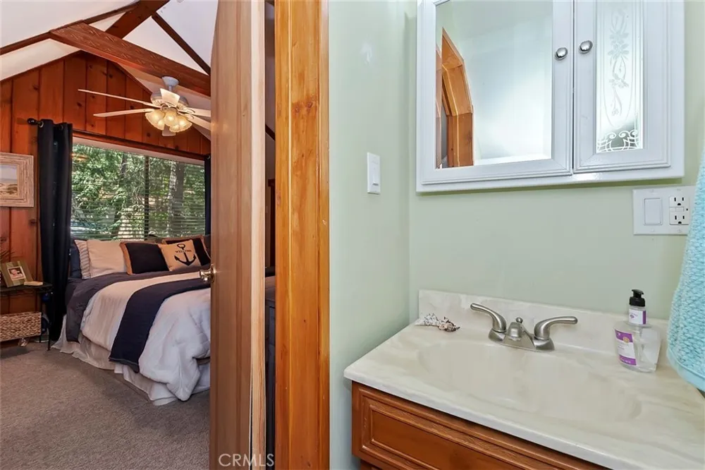 1069 Nesthorn Drive Crestline, CA 92325