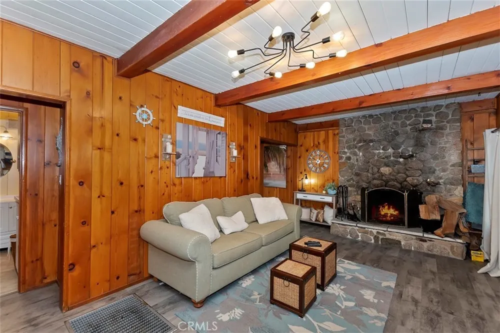 1069 Nesthorn Drive Crestline, CA 92325