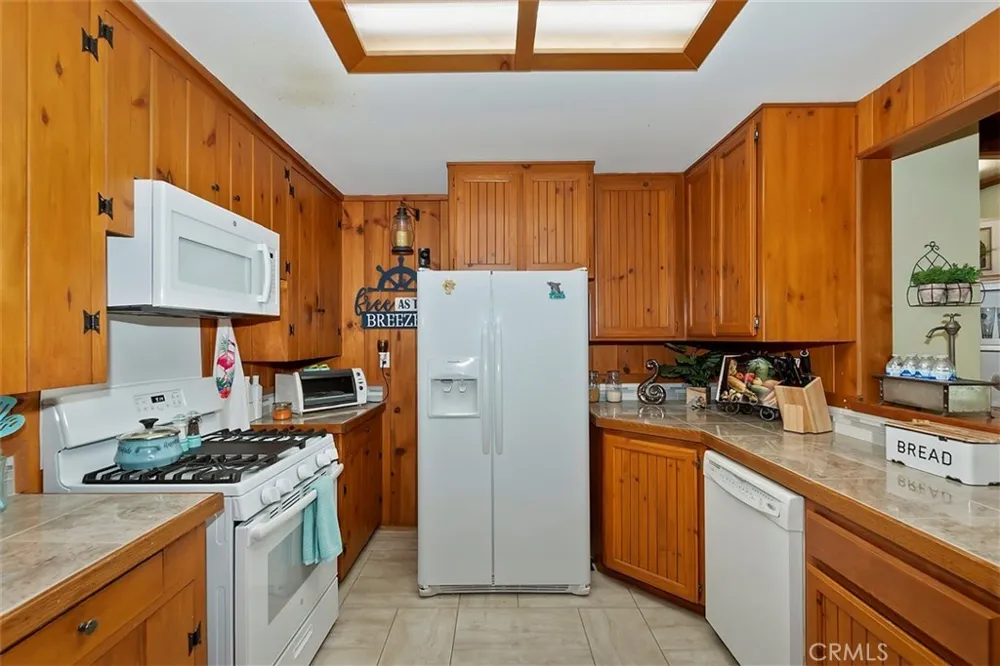 1069 Nesthorn Drive Crestline, CA 92325