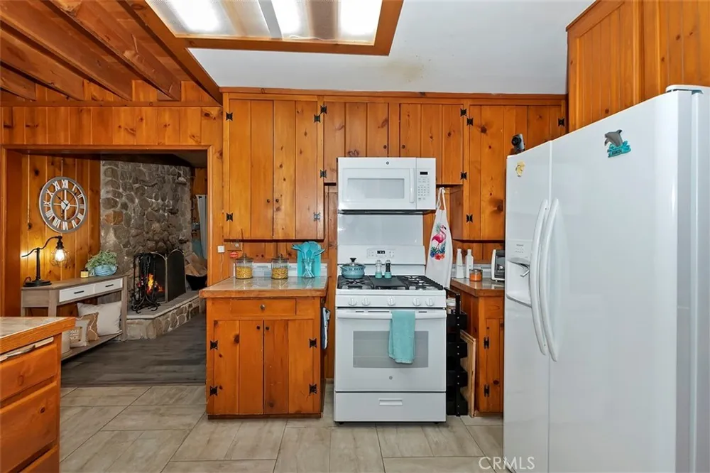 1069 Nesthorn Drive Crestline, CA 92325