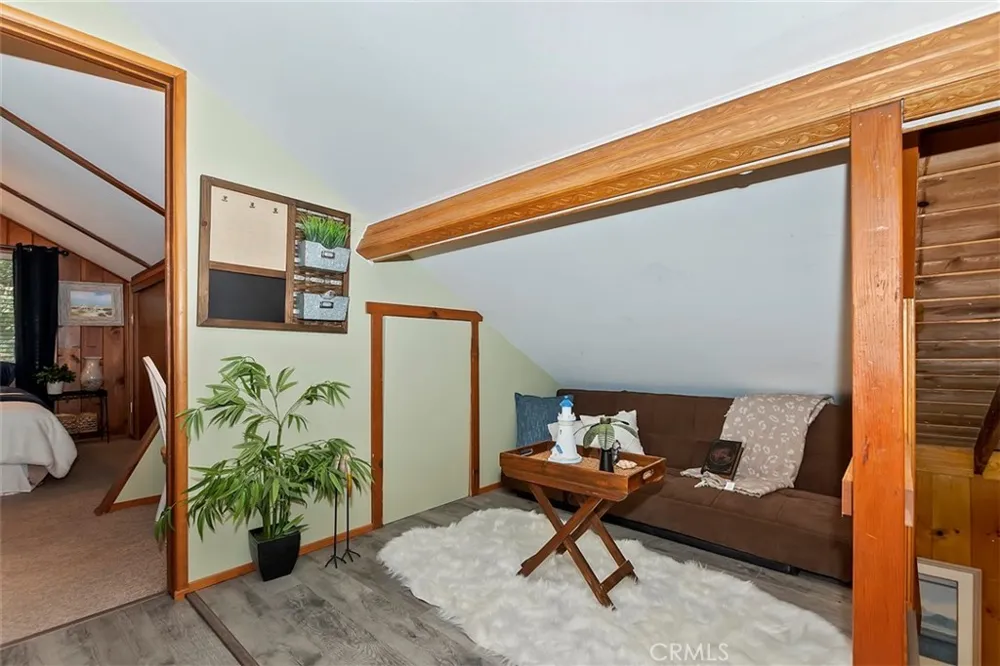 1069 Nesthorn Drive Crestline, CA 92325