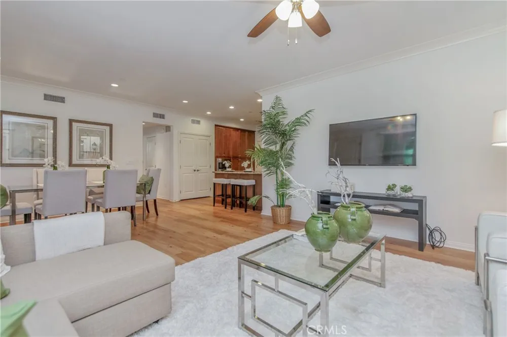 98 Overbrook Irvine, CA 92620