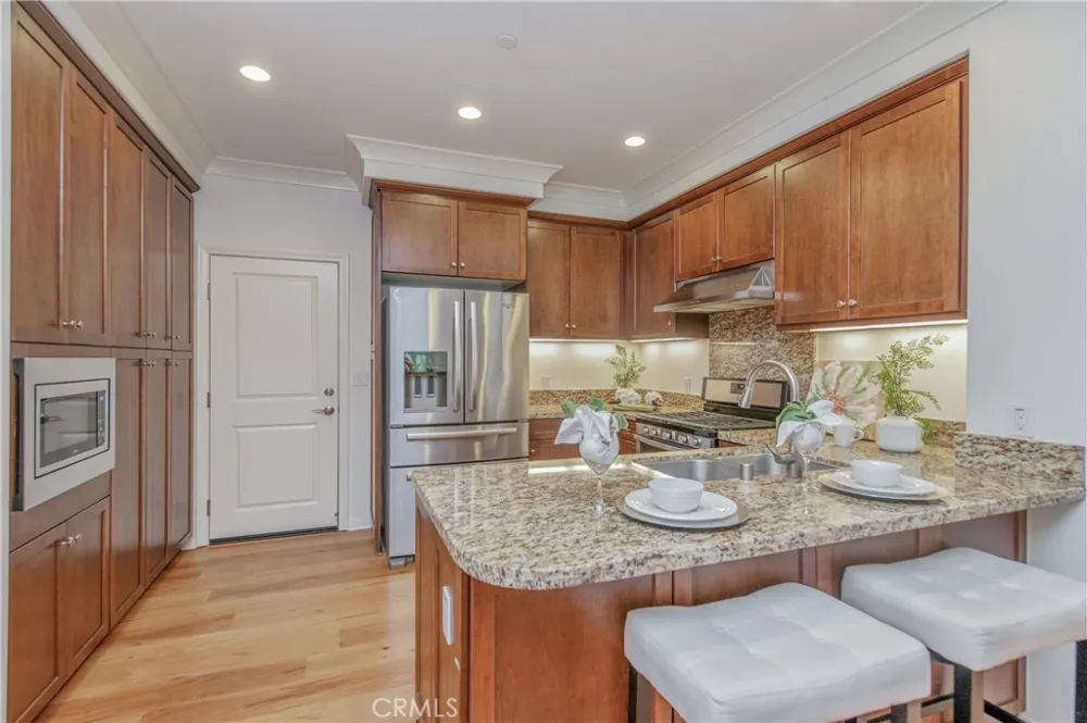 98 Overbrook Irvine, CA 92620