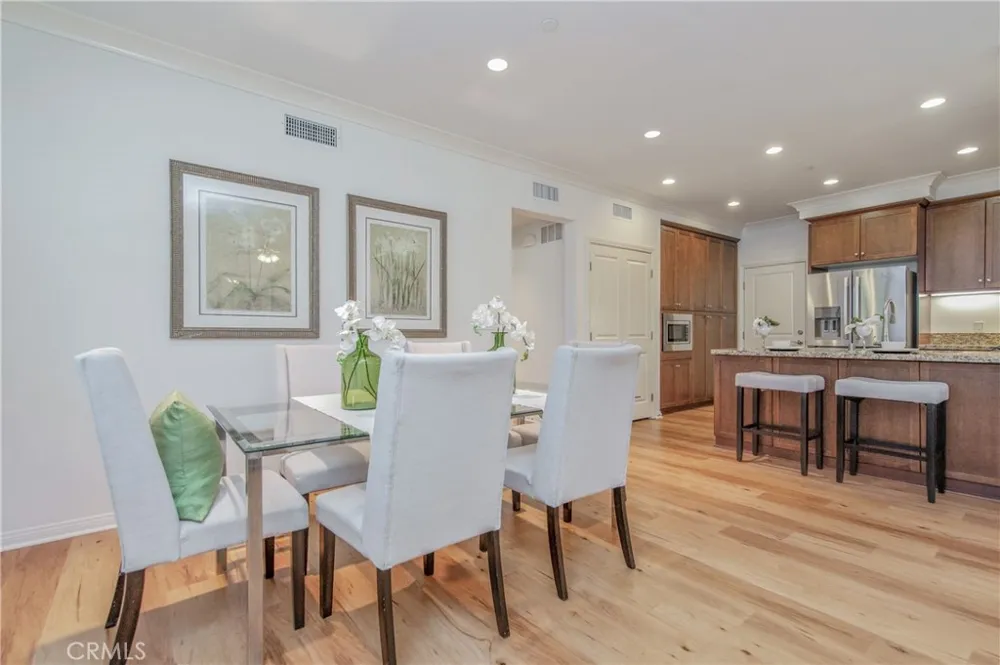 98 Overbrook Irvine, CA 92620