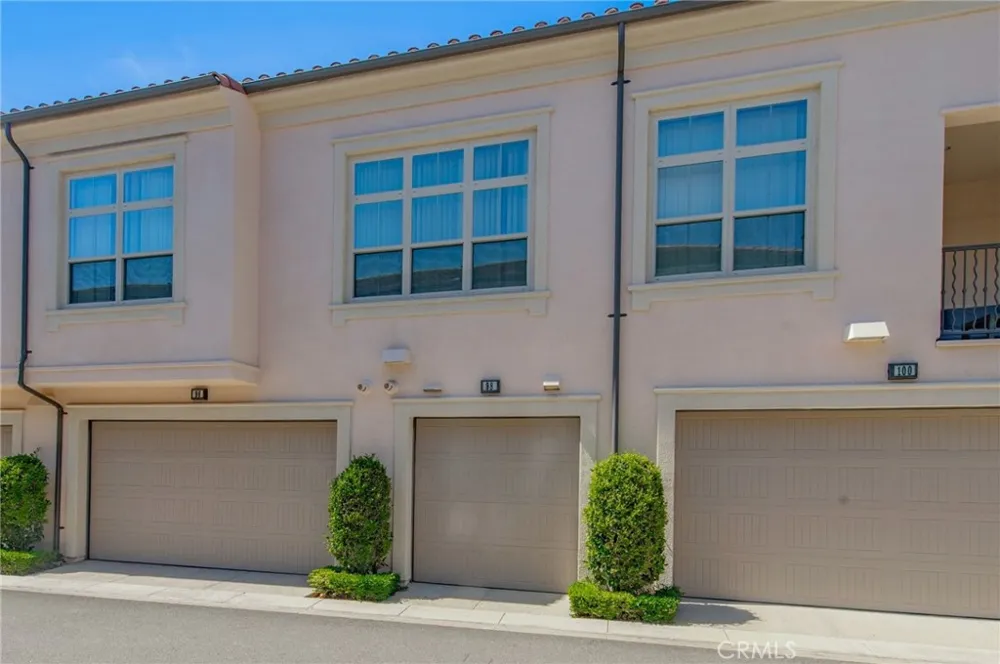 98 Overbrook Irvine, CA 92620