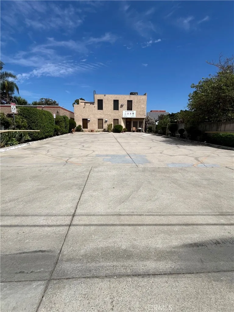 848 Parton Santa Ana, CA 92701