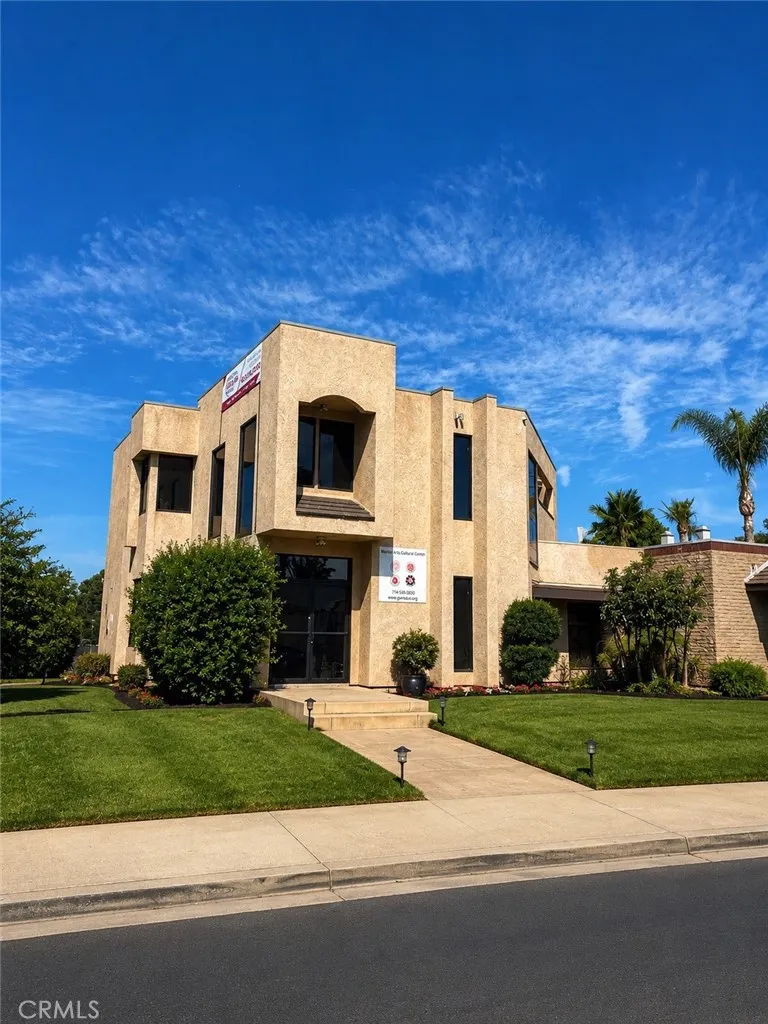 848 Parton Santa Ana, CA 92701