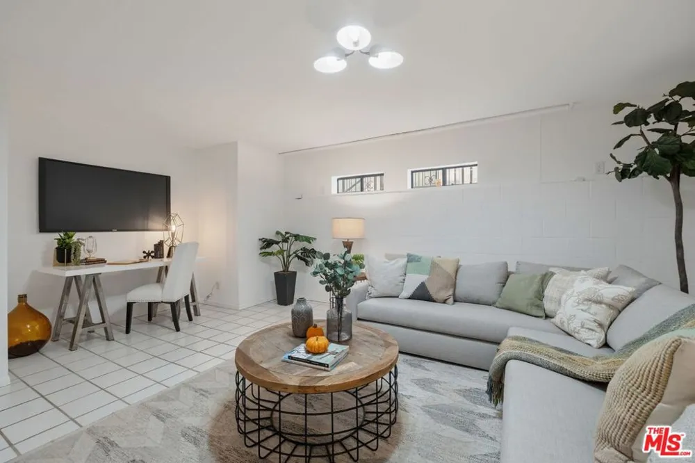 4338 Gentry Avenue #4 Studio City, CA 91604