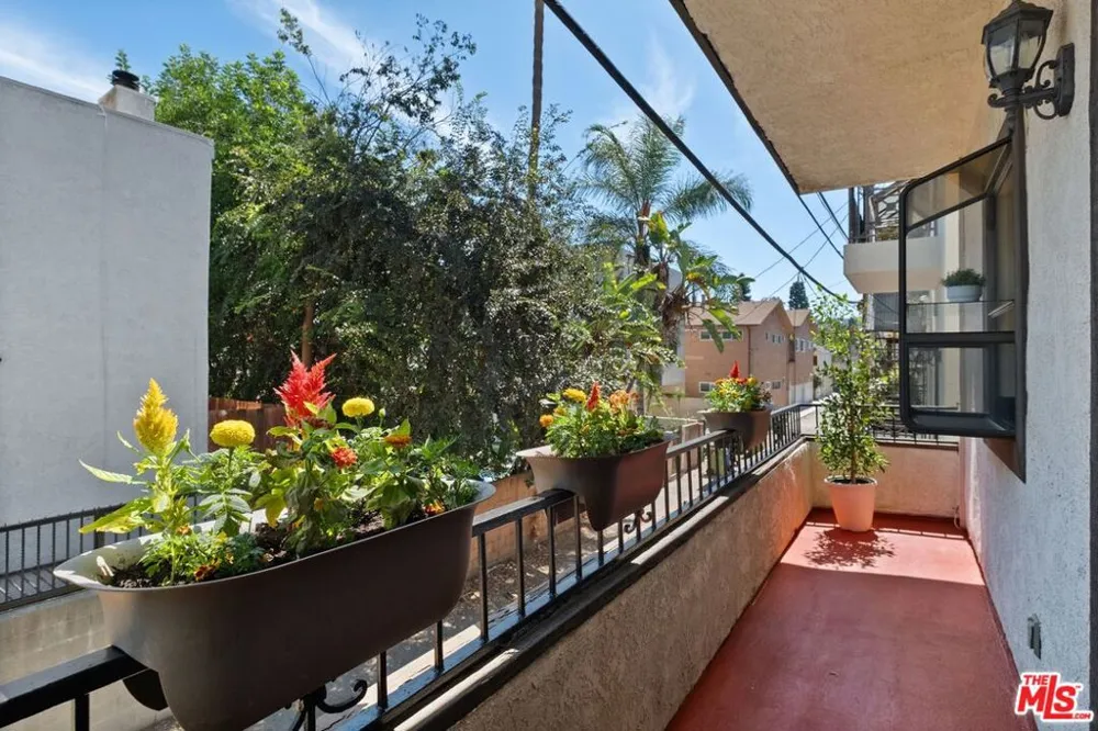 4338 Gentry Avenue #4 Studio City, CA 91604