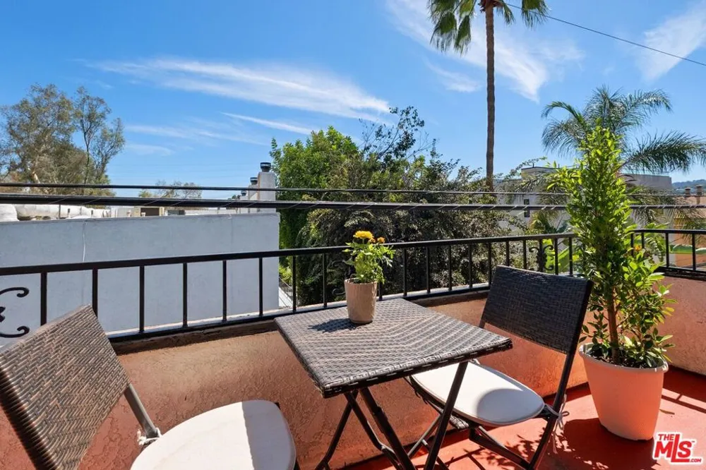 4338 Gentry Avenue #4 Studio City, CA 91604