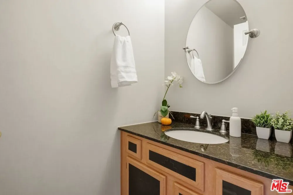 4338 Gentry Avenue #4 Studio City, CA 91604