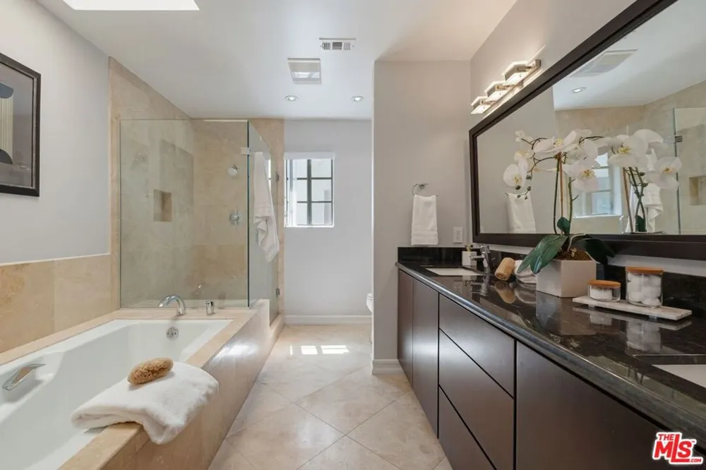 4338 Gentry Avenue #4 Studio City, CA 91604