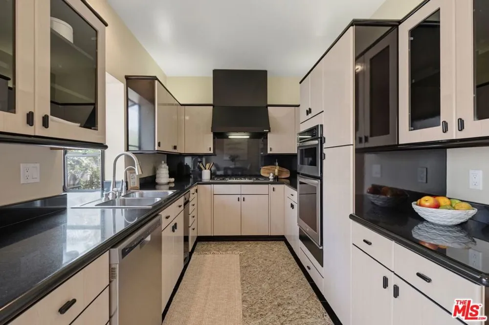 4338 Gentry Avenue #4 Studio City, CA 91604