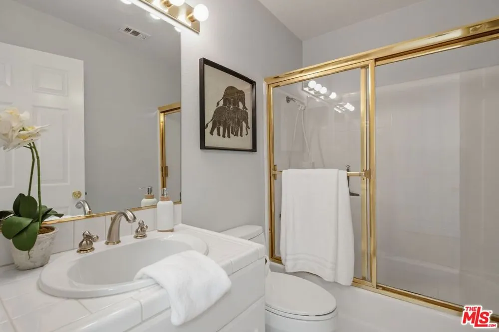 4338 Gentry Avenue #4 Studio City, CA 91604