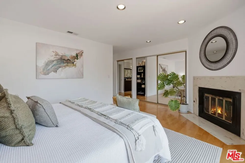 4338 Gentry Avenue #4 Studio City, CA 91604