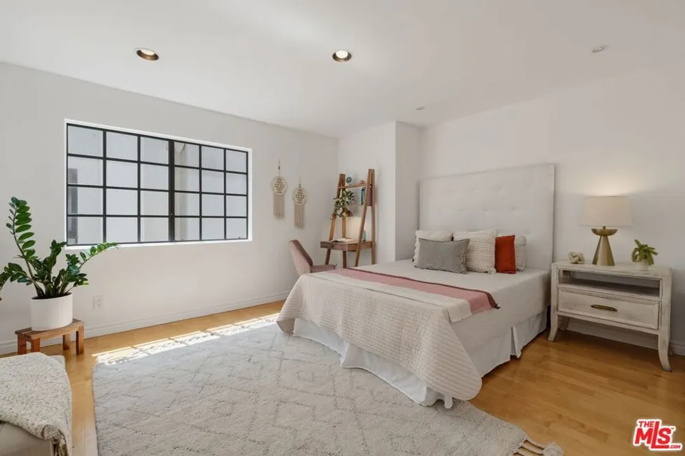 4338 Gentry Avenue #4 Studio City, CA 91604