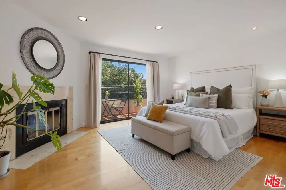 4338 Gentry Avenue #4 Studio City, CA 91604