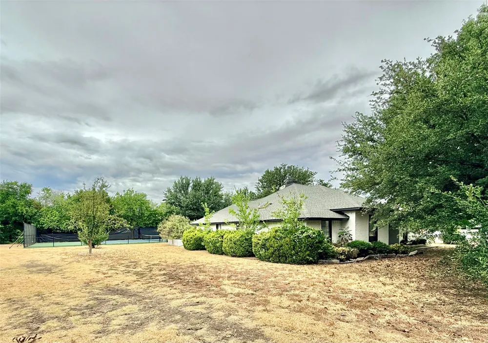 16235 Red Wood Circle W Frisco, TX 75071
