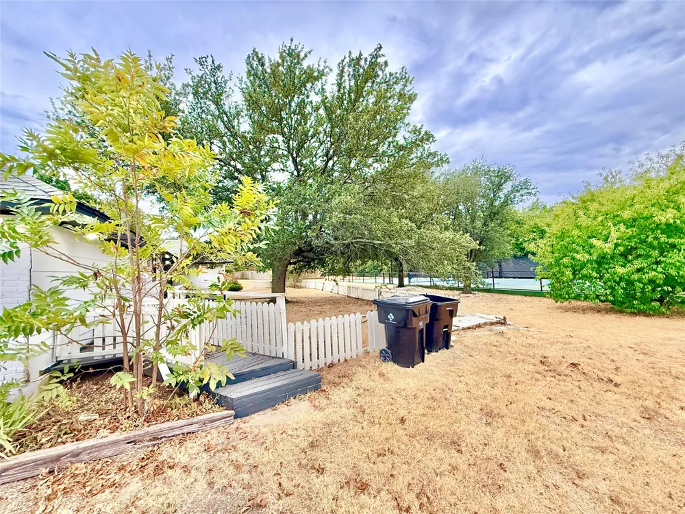 16235 Red Wood Circle W Frisco, TX 75071
