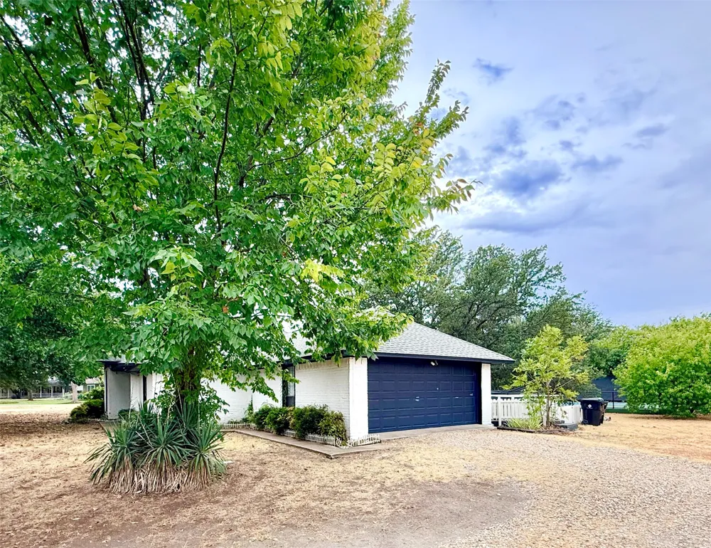 16235 Red Wood Circle W Frisco, TX 75071