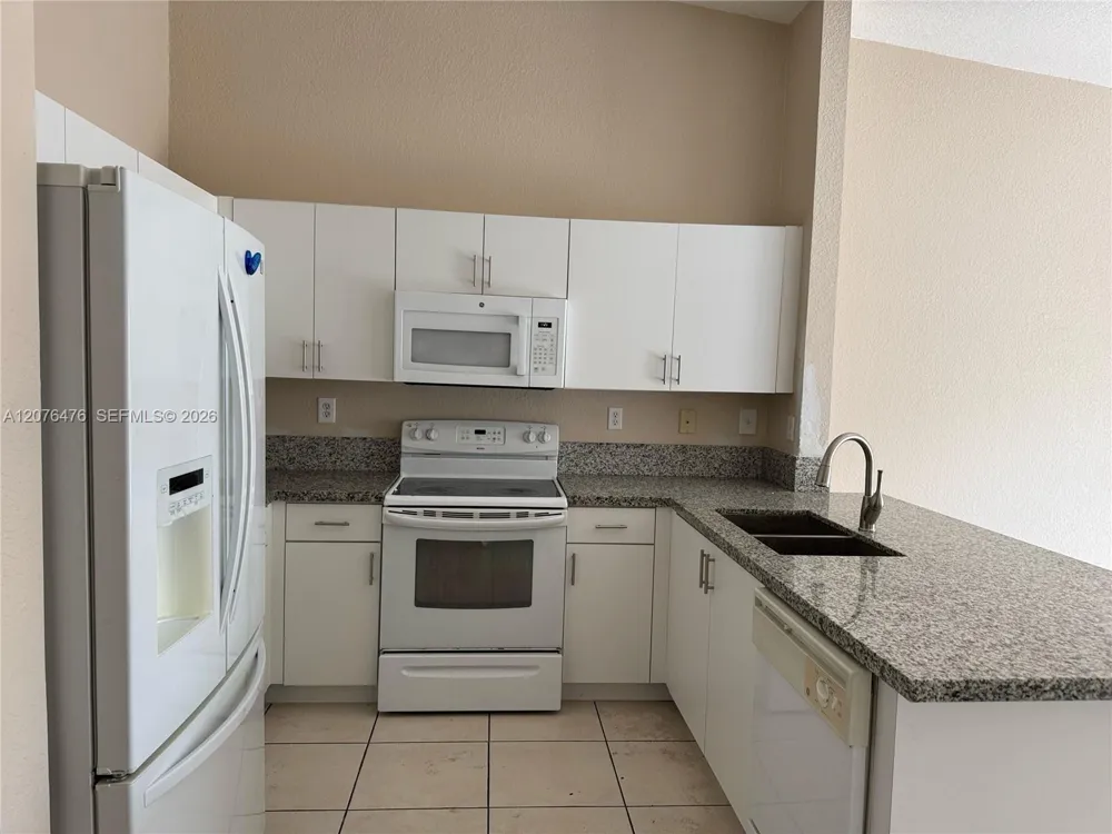 13782 SW 171st Ln #13782 Miami, FL 33177