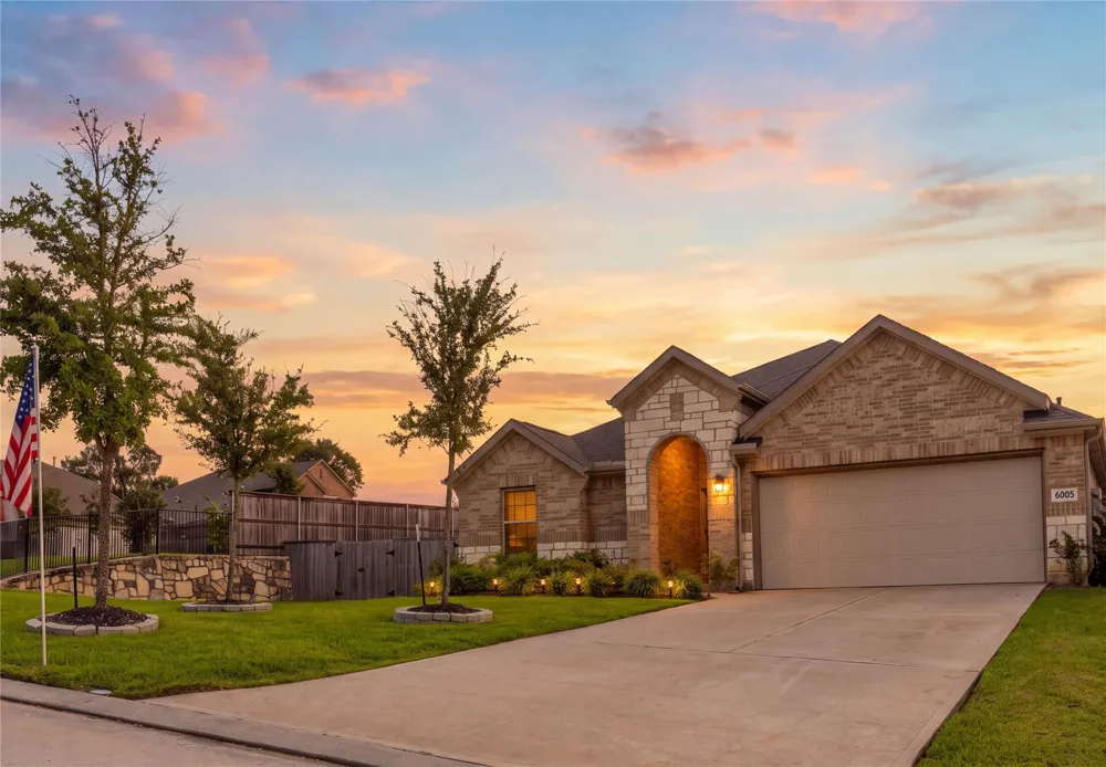 6005 Heritage Creek Lane Conroe, TX 77304