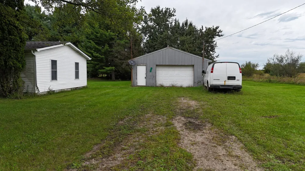 1100 Lilac Road Hillsdale, MI 49242
