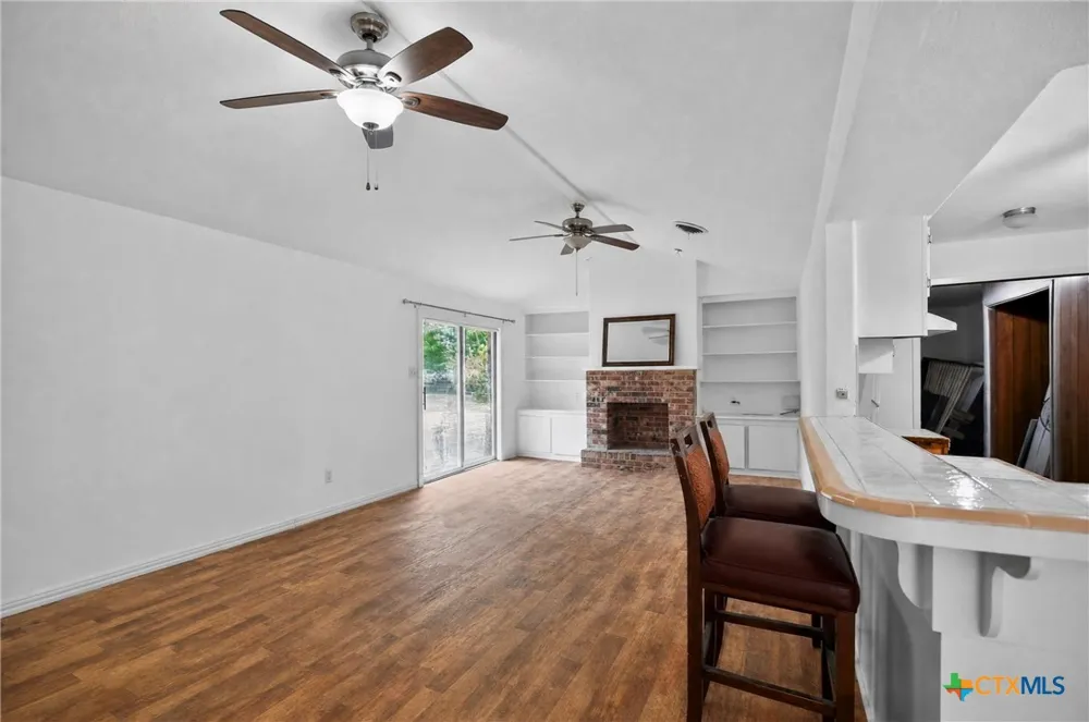 1006 S 2nd Street Ganado, TX 77962